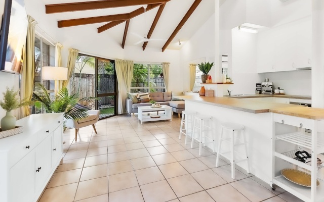 Green Cottage in Trinity Beach – Guest Rooms – Cairns