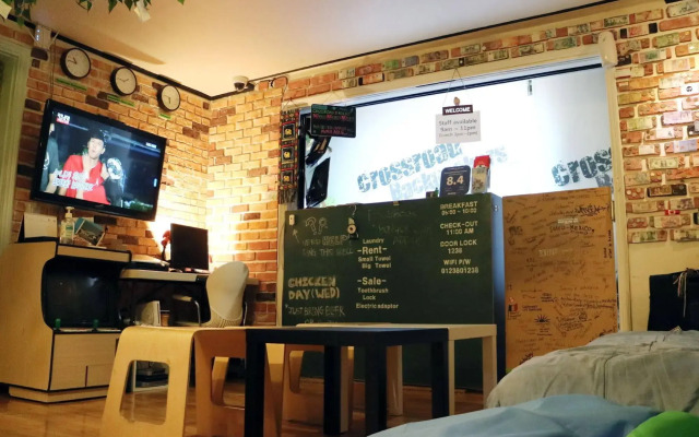 Crossroad Backpackers