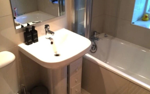 2-bed, Sleeps 4, Garden