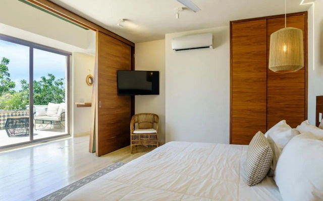 403 Stunning rooftop apartment for couples w/private pool