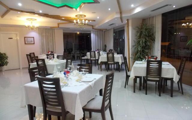 Hotel Strora