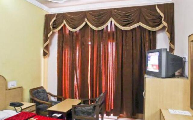 1 BR Guest house in Katra (A8FE), by GuestHouser