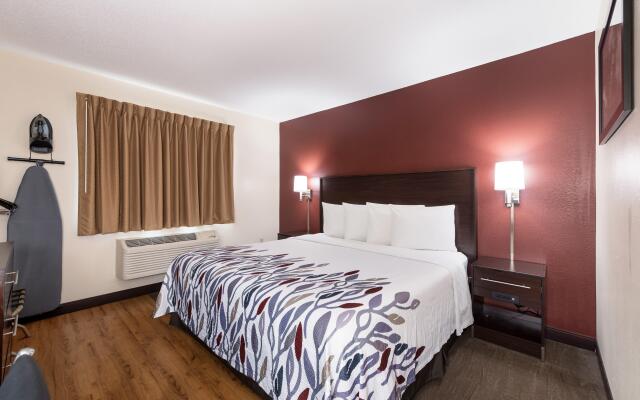 Red Roof Inn Auburn