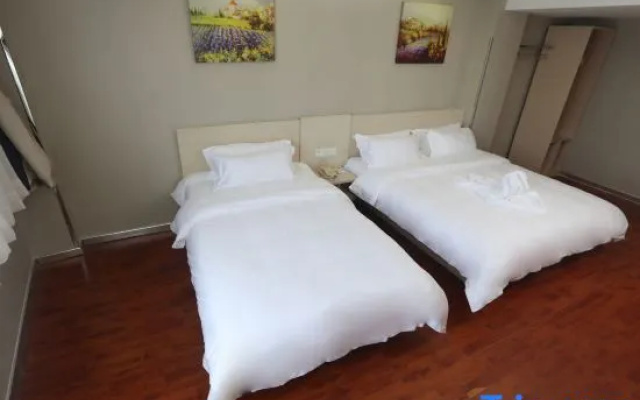 Yiyi Business Hotel