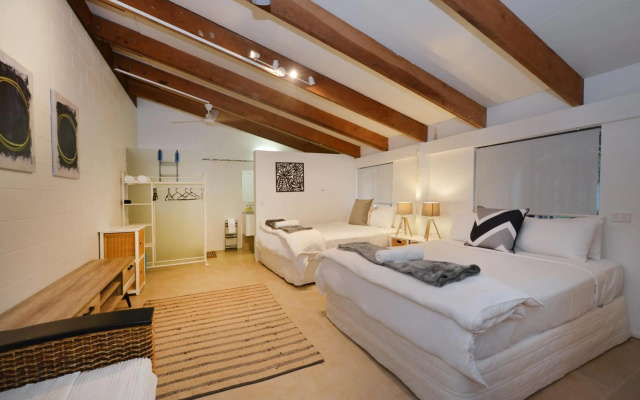 Pavilions in the Palms Heated Pool Short Path To Beach Five Bedrooms Sleeps 14 – Guest Rooms – Port Douglas