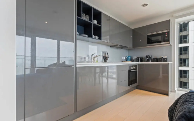 Elegant 2 Bed Apartment Within Many Attractions