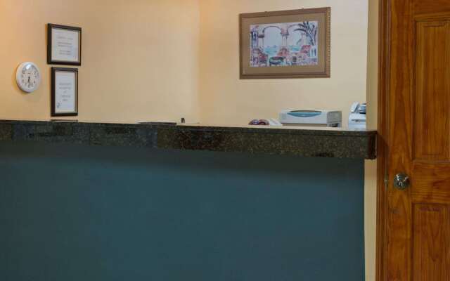 Super 8 by Wyndham Chipley