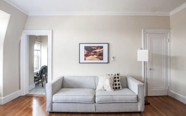 Pleasant Back Bay Suites by Sonder