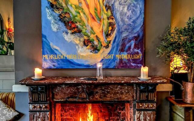 OX Hotel, Bar, & Grill