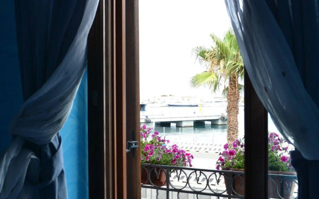 Petit Hotel