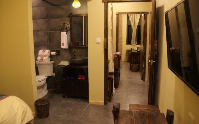 Buyi Hotel Resort Fuxian Lake