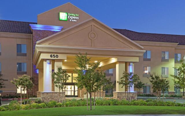 Holiday Inn Express & Suites Clovis-Fresno Area by IHG