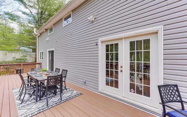 Secluded Kerhonkson Retreat With Deck + Views!