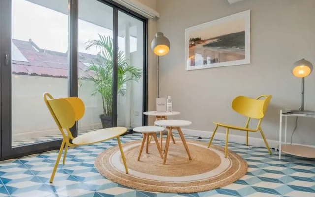 w Stylish Loft in Santa Ana