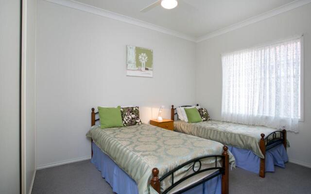All Seasons Port Elliot Holiday House