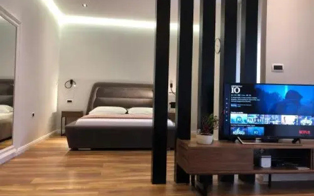 Skanderbeg Square Deluxe 1
