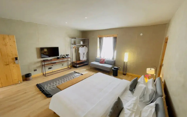 Chospa Hotel