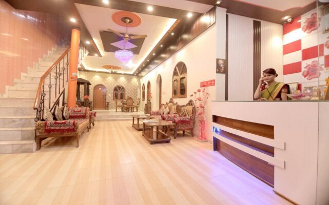 OYO 18641 Hotel Rashmi