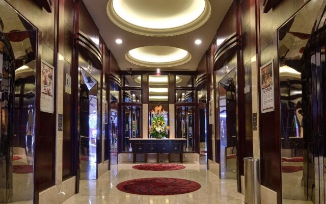 Grand Seasons Hotel