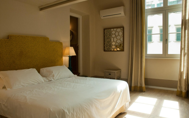 Black 5 Florence Suite