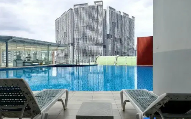 sunway velocity studi  A romantic night awaits you.
