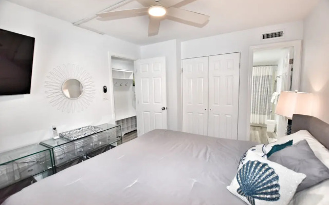 0607 Waters Edge Resort 1 Bedroom Condo by Redawning