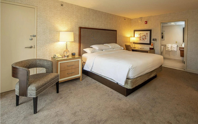 Doubletree by Hilton Pittsburgh — Green Tree