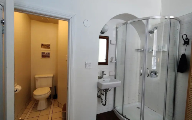 Hotel Ambrose