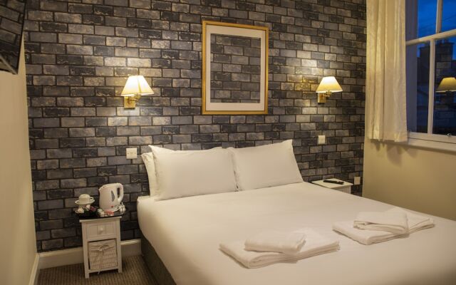 Douglas Arms Hotel by Paymán Club
