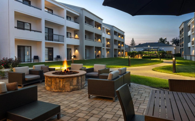 Courtyard Chicago Waukegan Gurnee