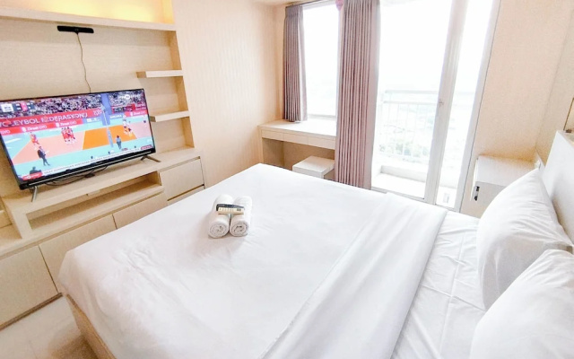 Studio Minimalist Connect to Pakuwon Mall at Tanglin Supermall Mansion Apartment – Guest Rooms – Surabaya