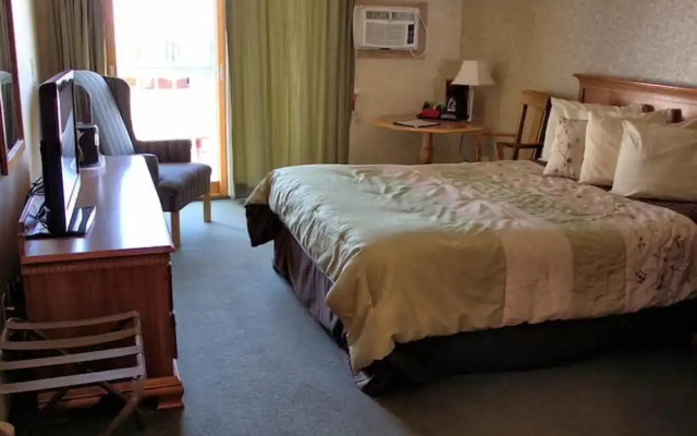 Pier Plaza Lodging