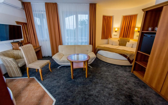 Aphrodite Hotel