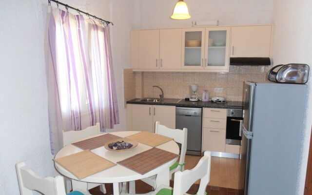 Elli Beach Apartments and Studios