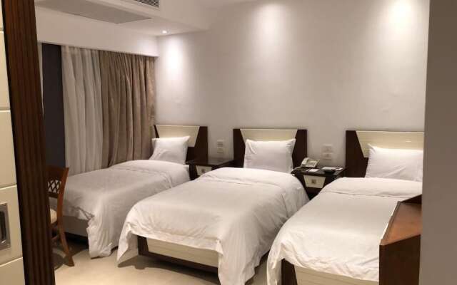 Maxim Hotel
