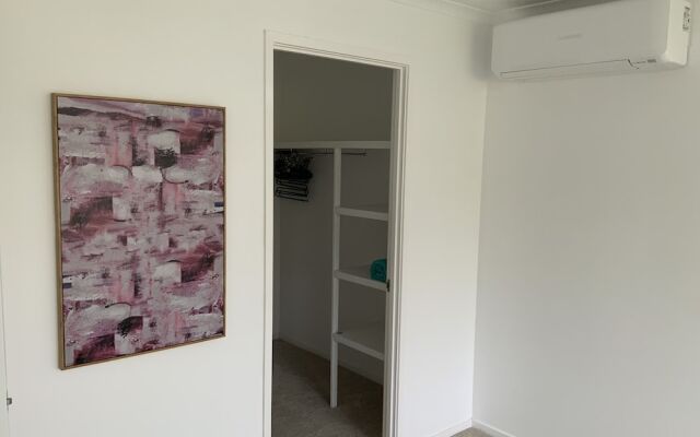 Broadwater Town House