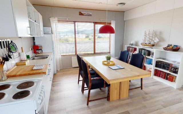 Kleifar: Ocean View Apartment