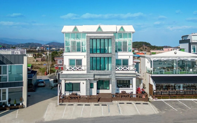 Goseong Badabihaengsapensyeon