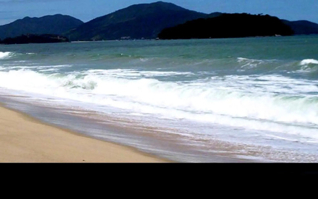 Casa Terrea com Piscina e Internet - Ar Opcional