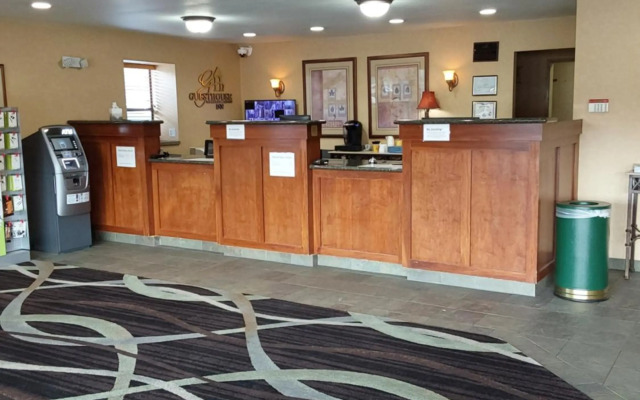 Lavissh Inn & Suites
