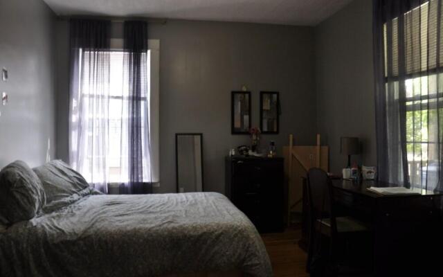 Moncton Suites - 79 Maple Street