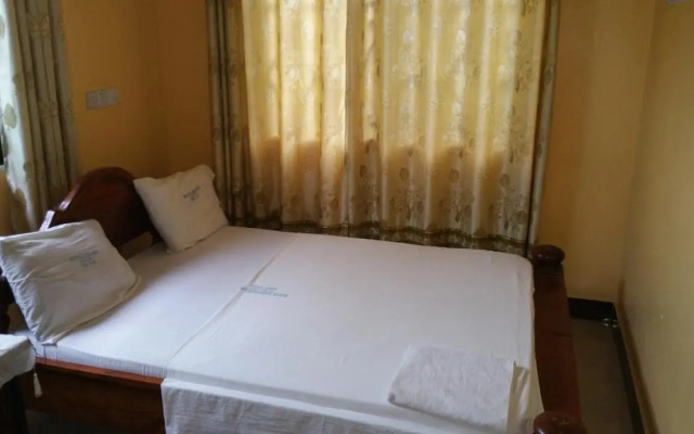 Mauya Executive Lodge