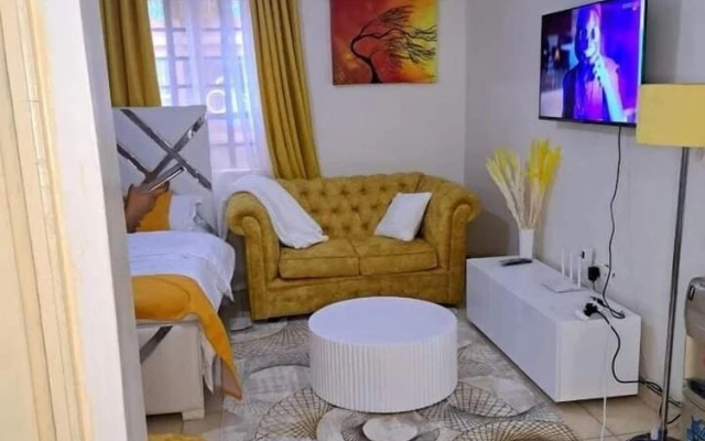 Lux Suites Red Plate Studio Apartments