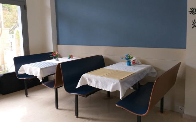 Alexiou Apartments Blue