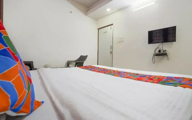 Fabexpress Vandan Villa Rooms Service Apartment