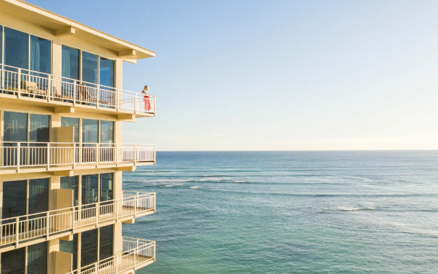 Kaimana Beach Hotel