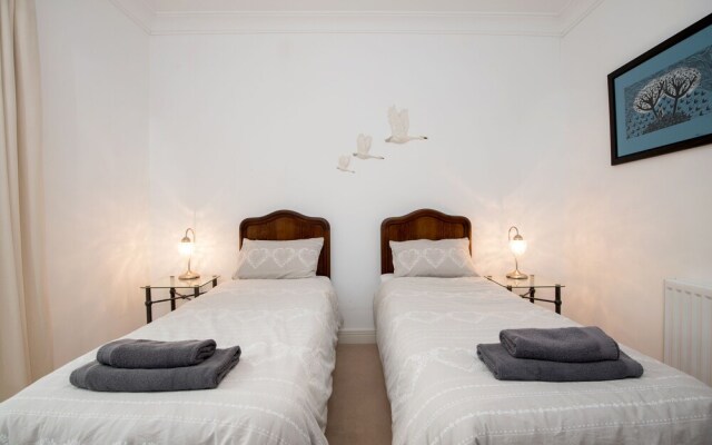 Apartment 4 The Grove