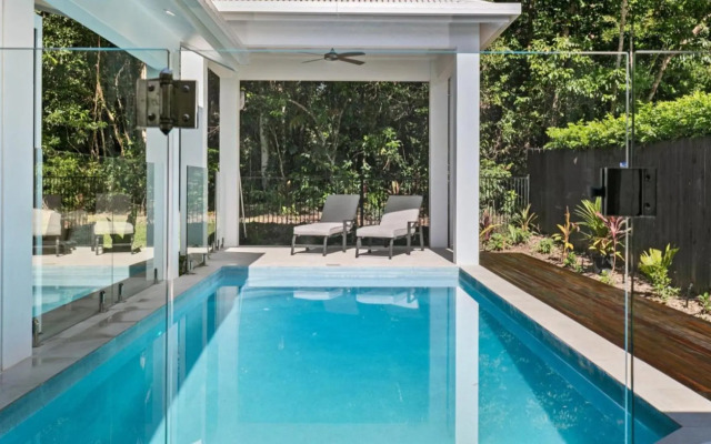 Coastal Vibes - Palm Cove