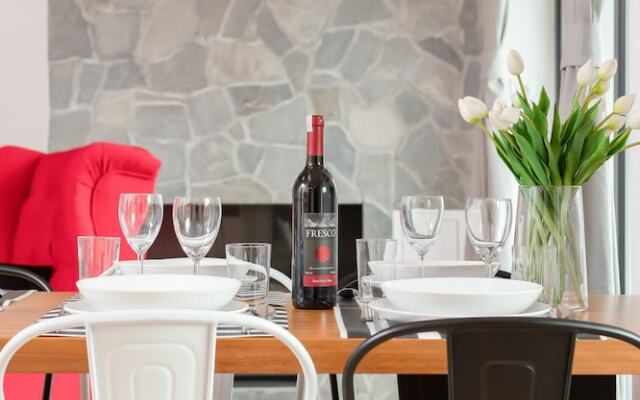 Prestige Golden View Wellness Apartments