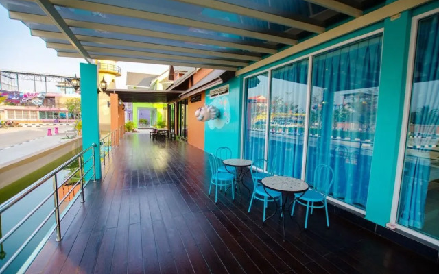 Usotel Waterland Hotel